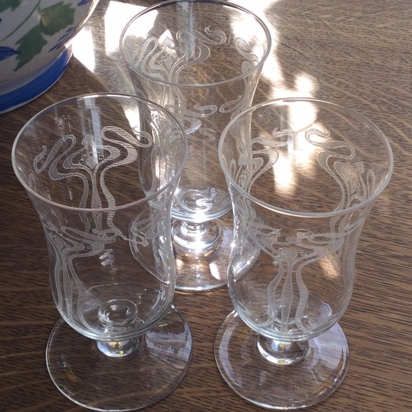 Other - 🌿3 Lovely Vintage Cordial Glasses🌿